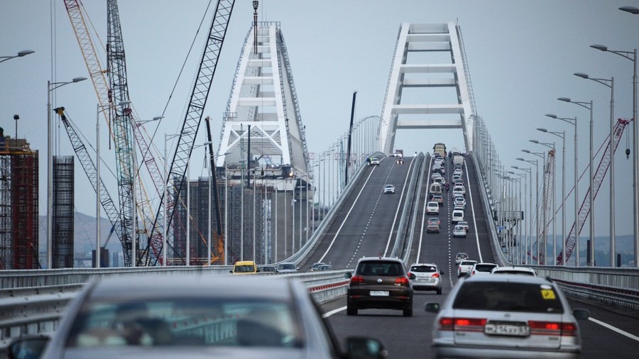 Bomb Putins bridge, US commentator bizarrely advises Ukraine